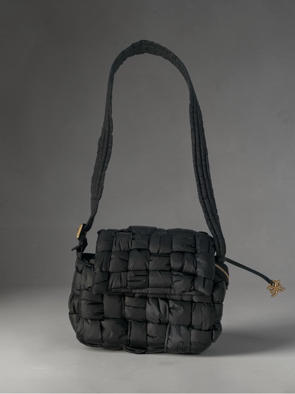 Sam Edelman
Elcie Woven
Messenger Bag